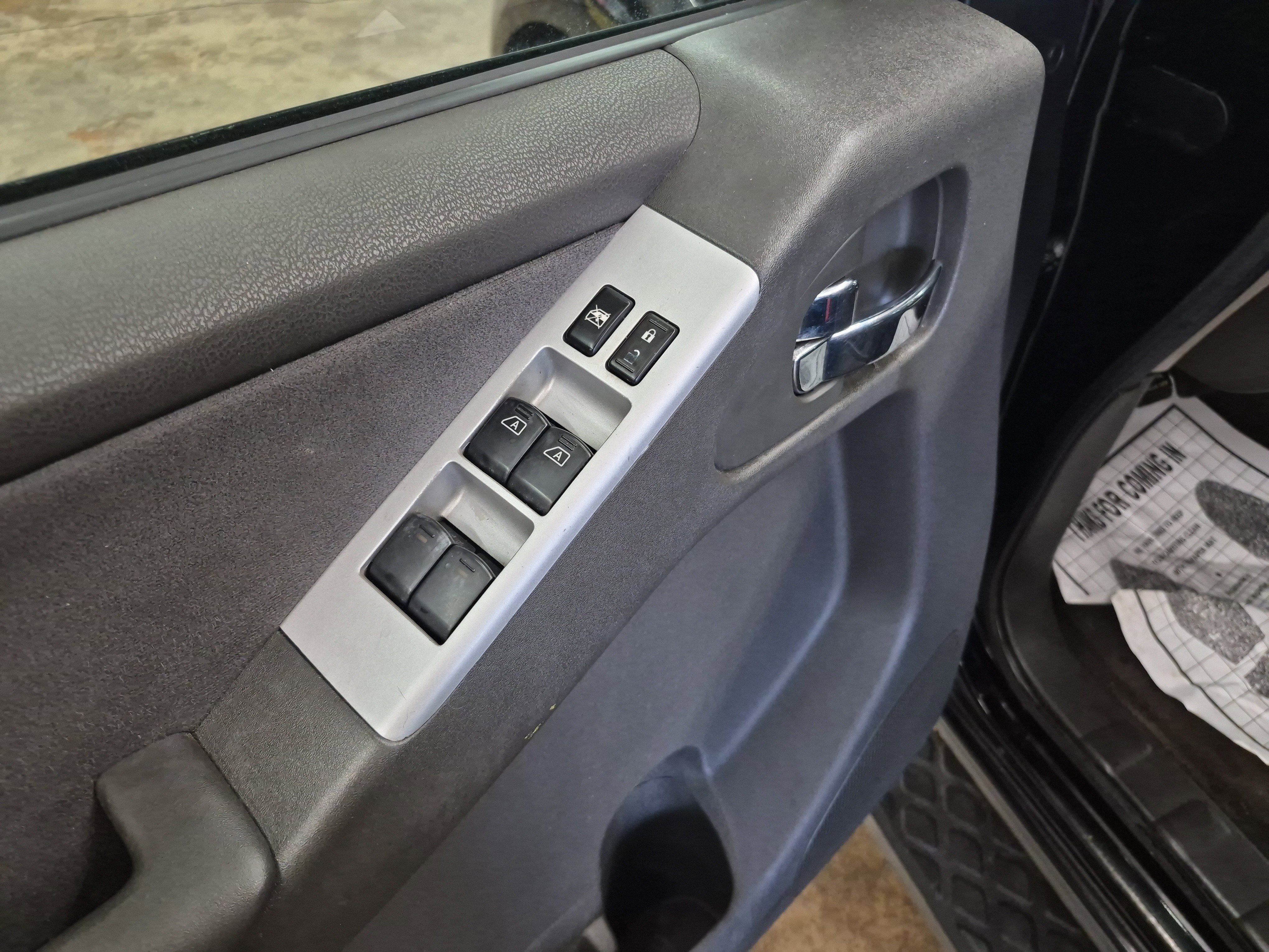 Used 2011 Nissan Pathfinder SV w/ Protection Pkg RWD image 9