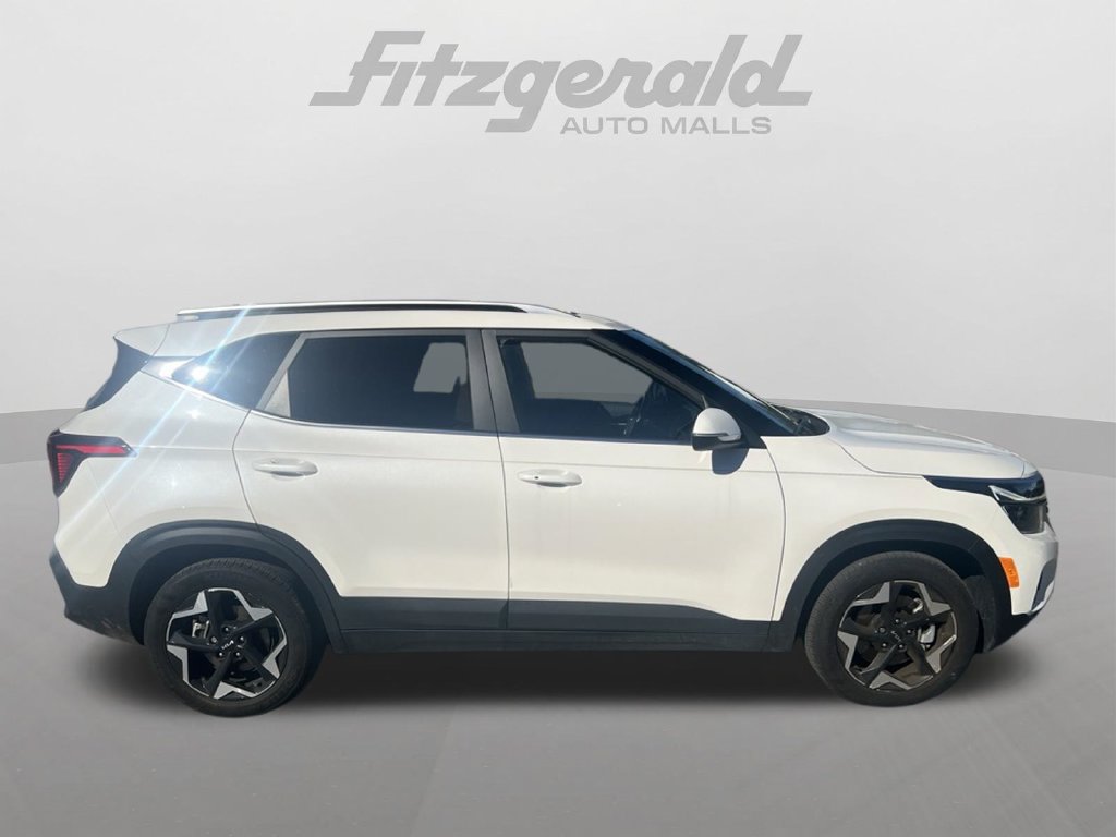 Used 2024 Kia Seltos EX AWD/4WD image 2