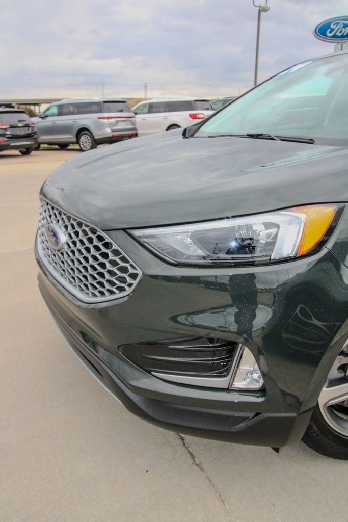 Used 2024 Ford Edge SEL w/ Convenience Package image 7