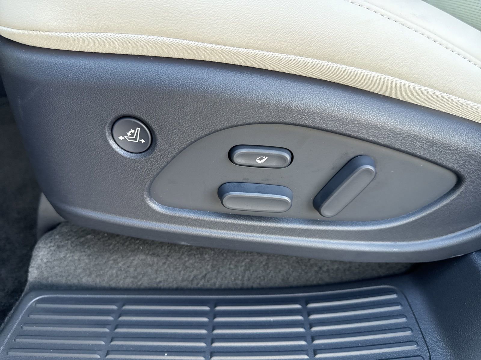 Used 2026 Hyundai Palisade Calligraphy image 19