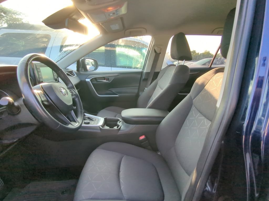 Used 2021 Toyota RAV4 XLE w/ XLE Grade Weather Package AWD/4WD image 6