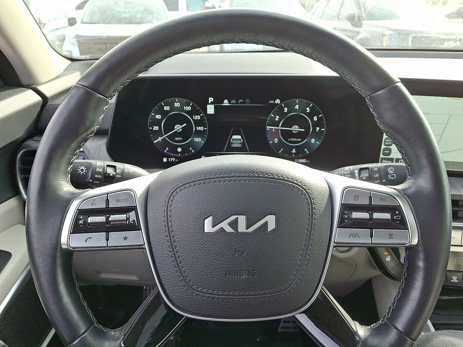 Used 2024 Kia Telluride SX w/ Towing Package image 20