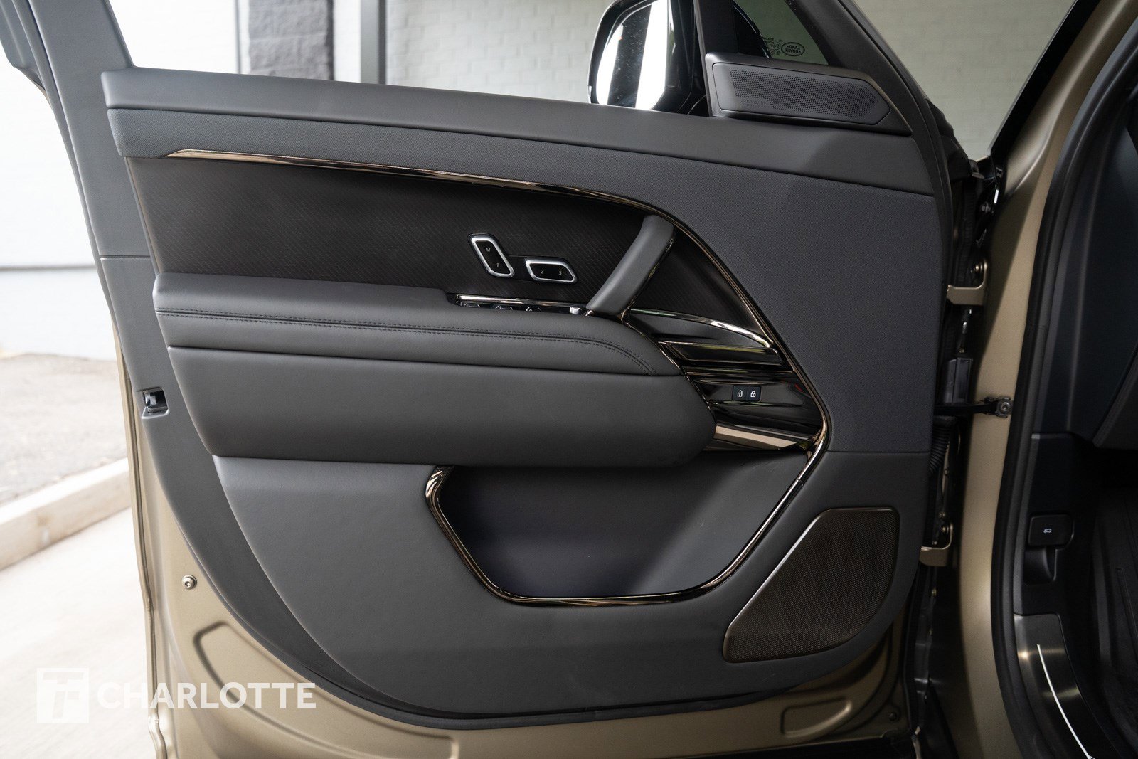 Used 2024 Land Rover Range Rover Sport SV Edition One Carbon Bronze image 20