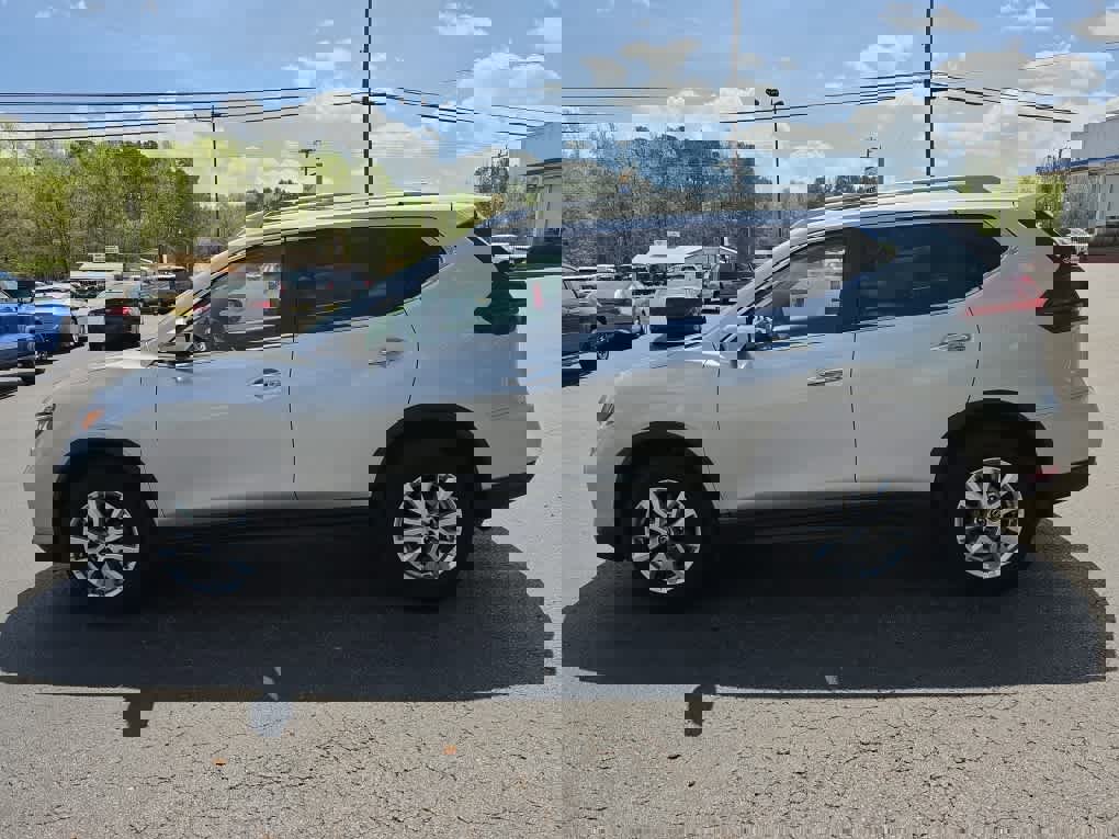 Used 2019 Nissan Rogue SV image 6