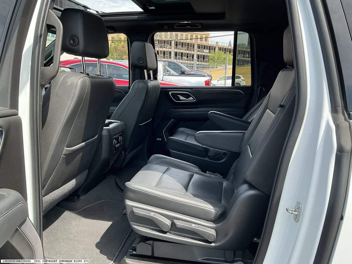 Used 2021 Chevrolet Suburban Z71 w/ Luxury Package AWD/4WD image 11