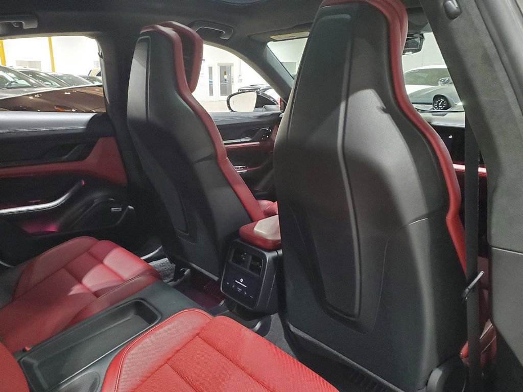 Used 2020 Porsche Taycan Turbo image 22