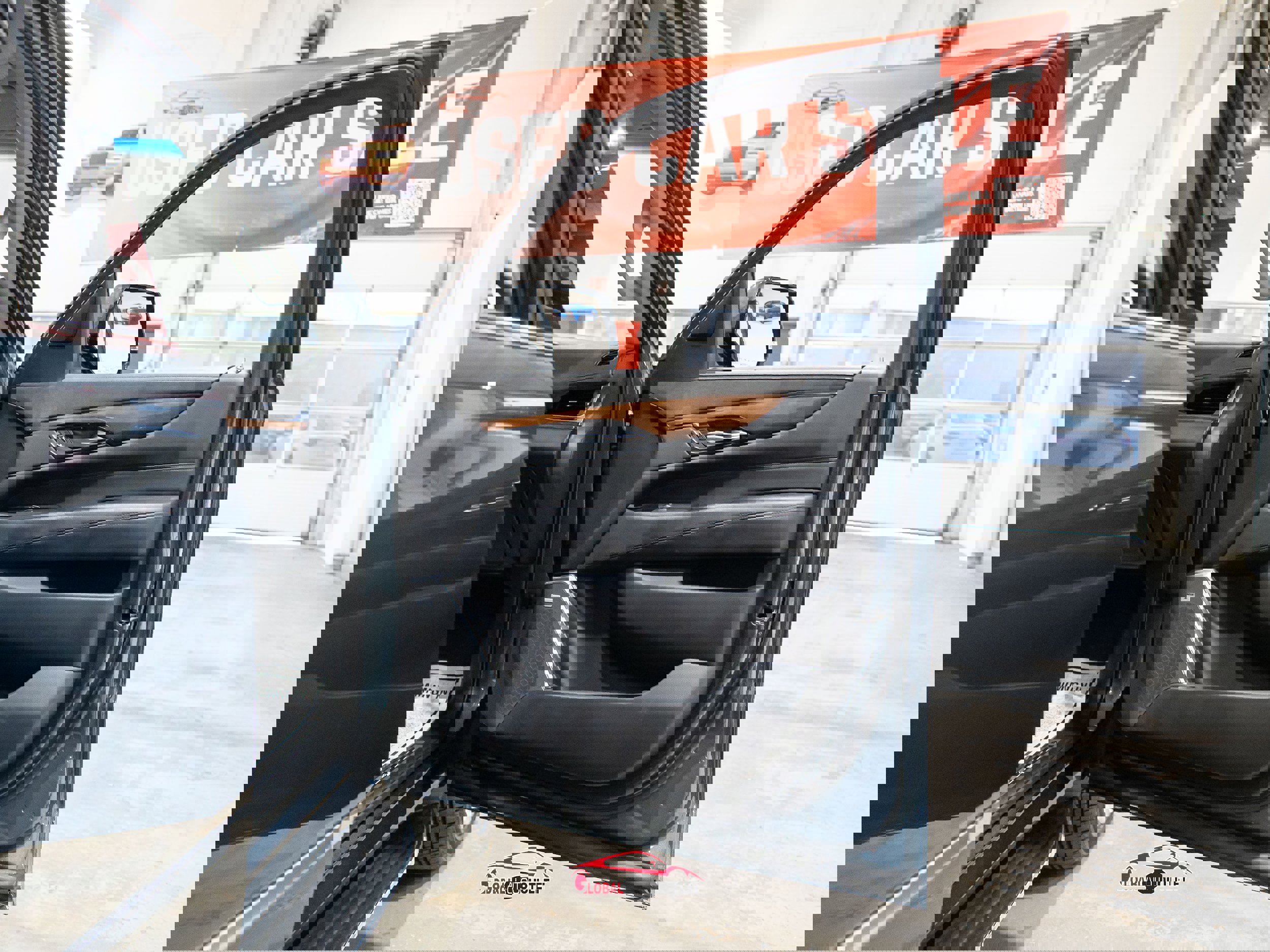 Used 2020 Cadillac Escalade Luxury AWD/4WD image 43