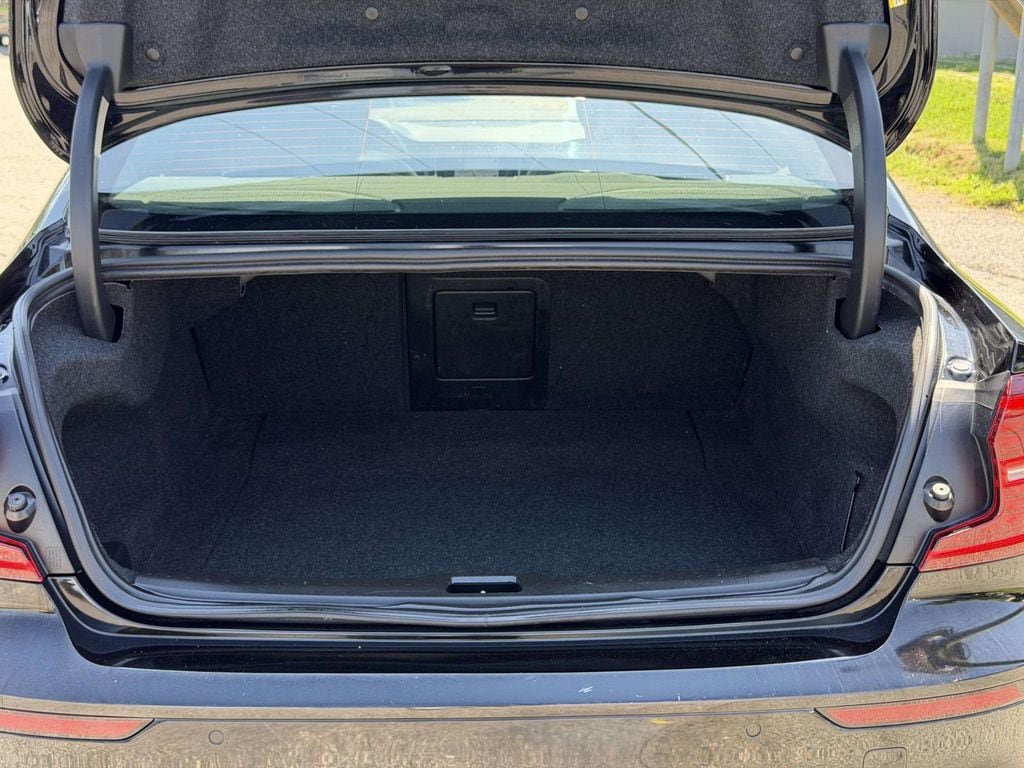 Used 2019 Volvo S60 T5 R-Design FWD image 14