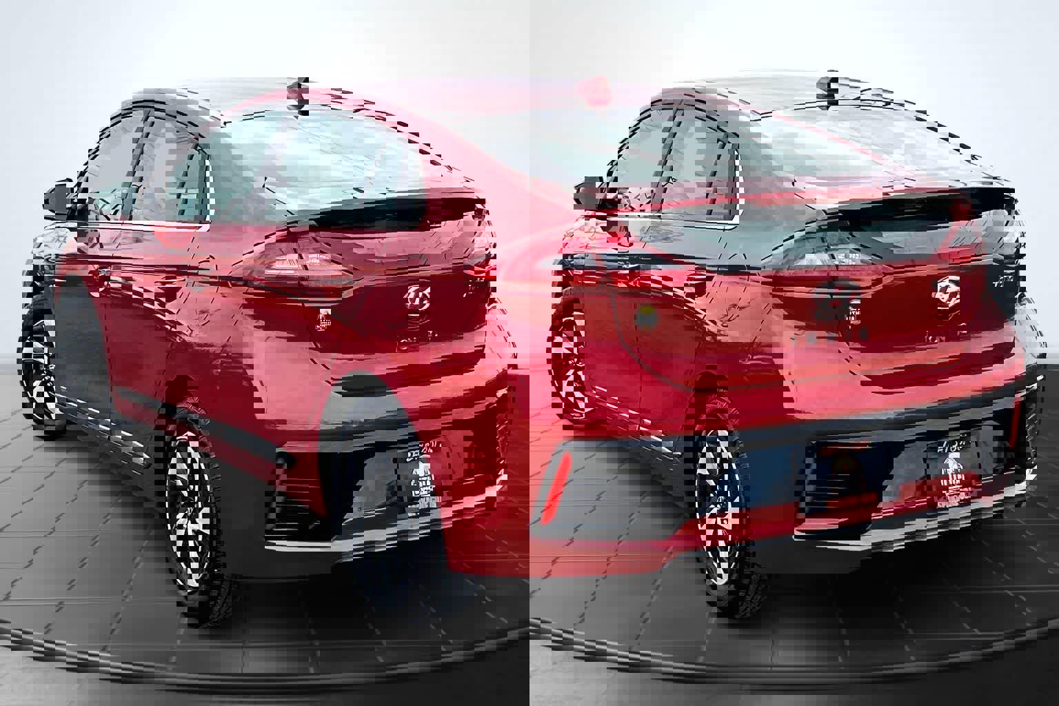 Used 2019 Hyundai Ioniq SEL image 4