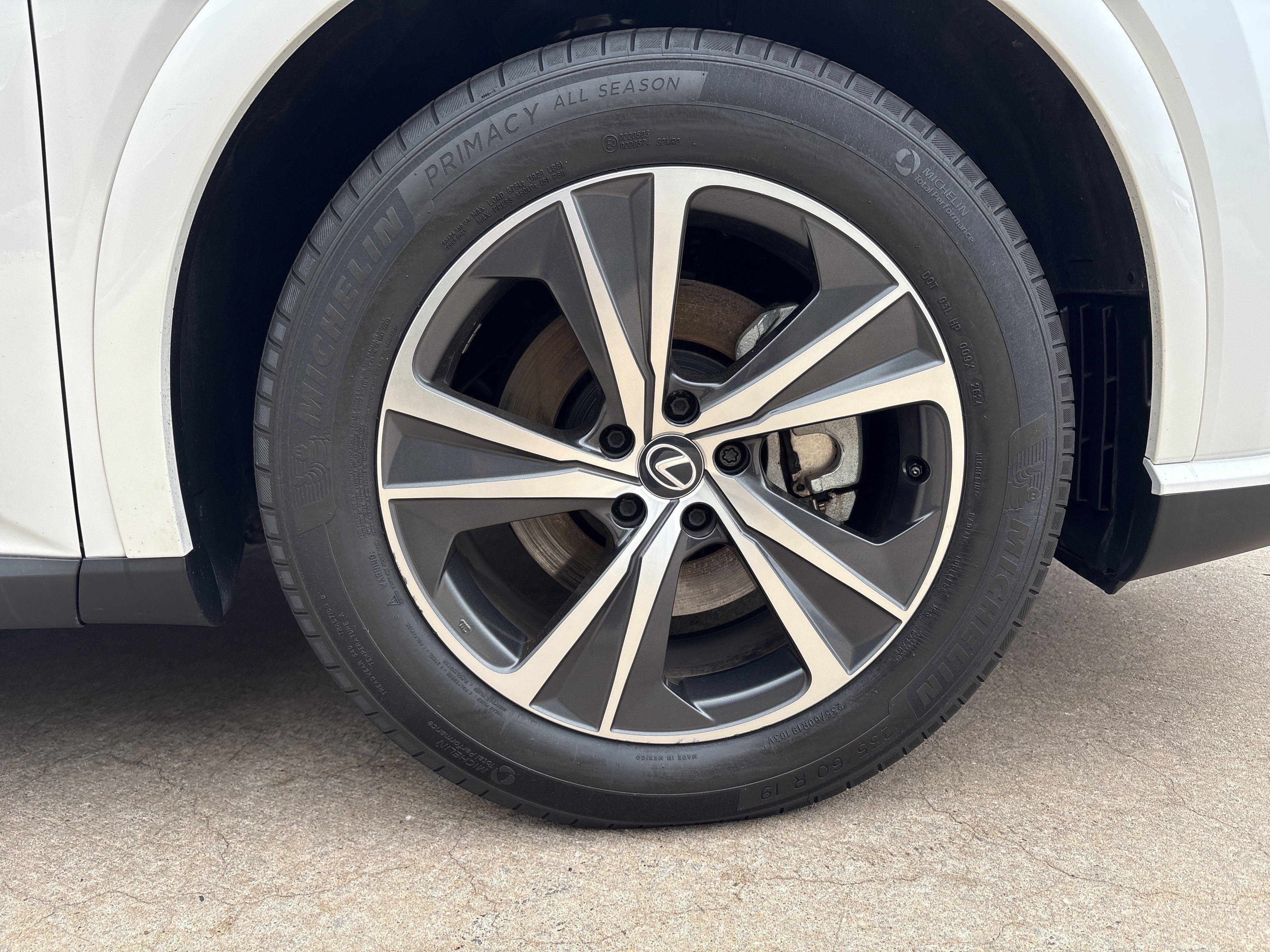 Used 2024 Lexus RX 350h w/ Accessory Package (Z1) image 13