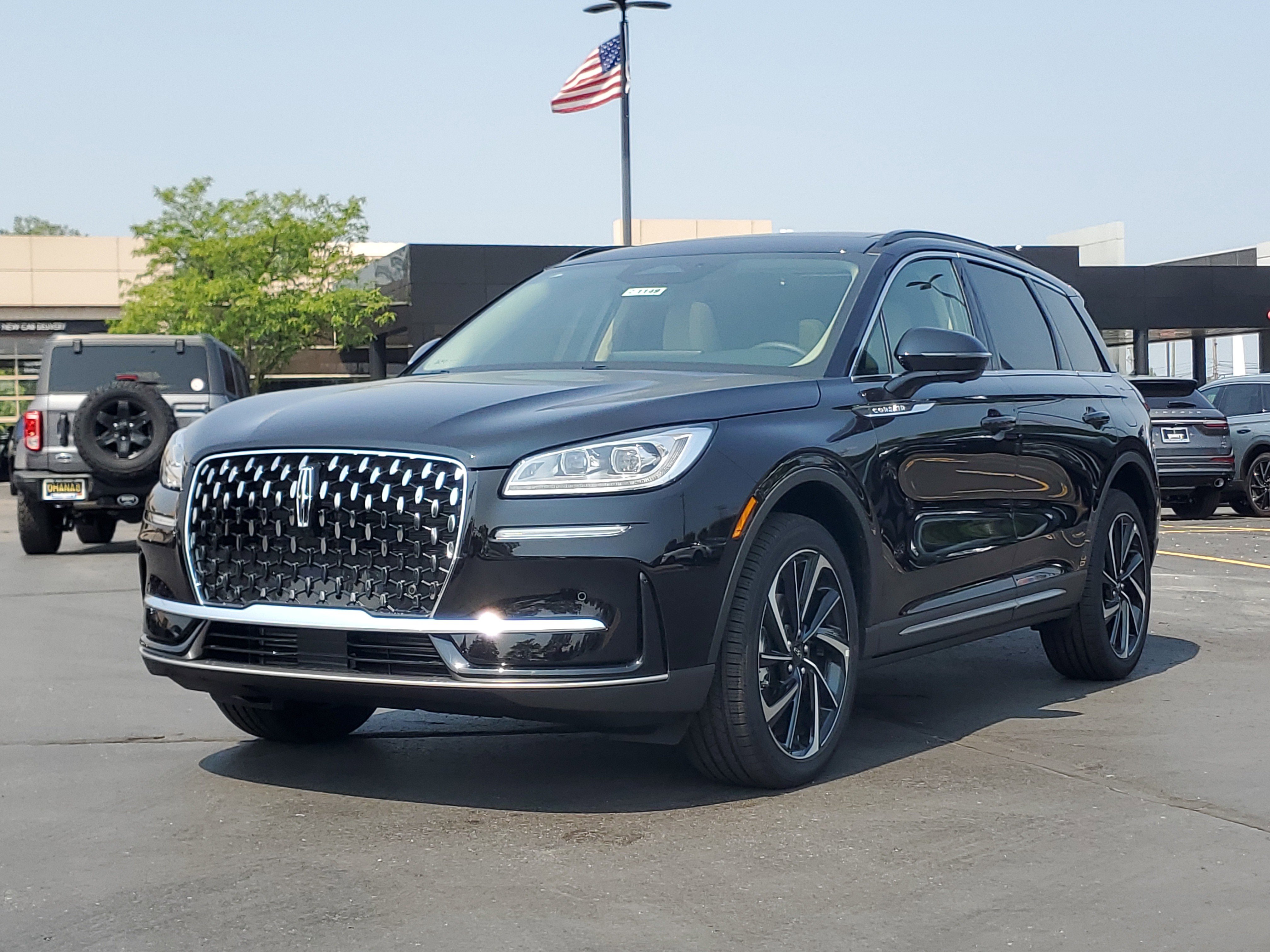 New 2025 Lincoln Corsair Reserve image 2