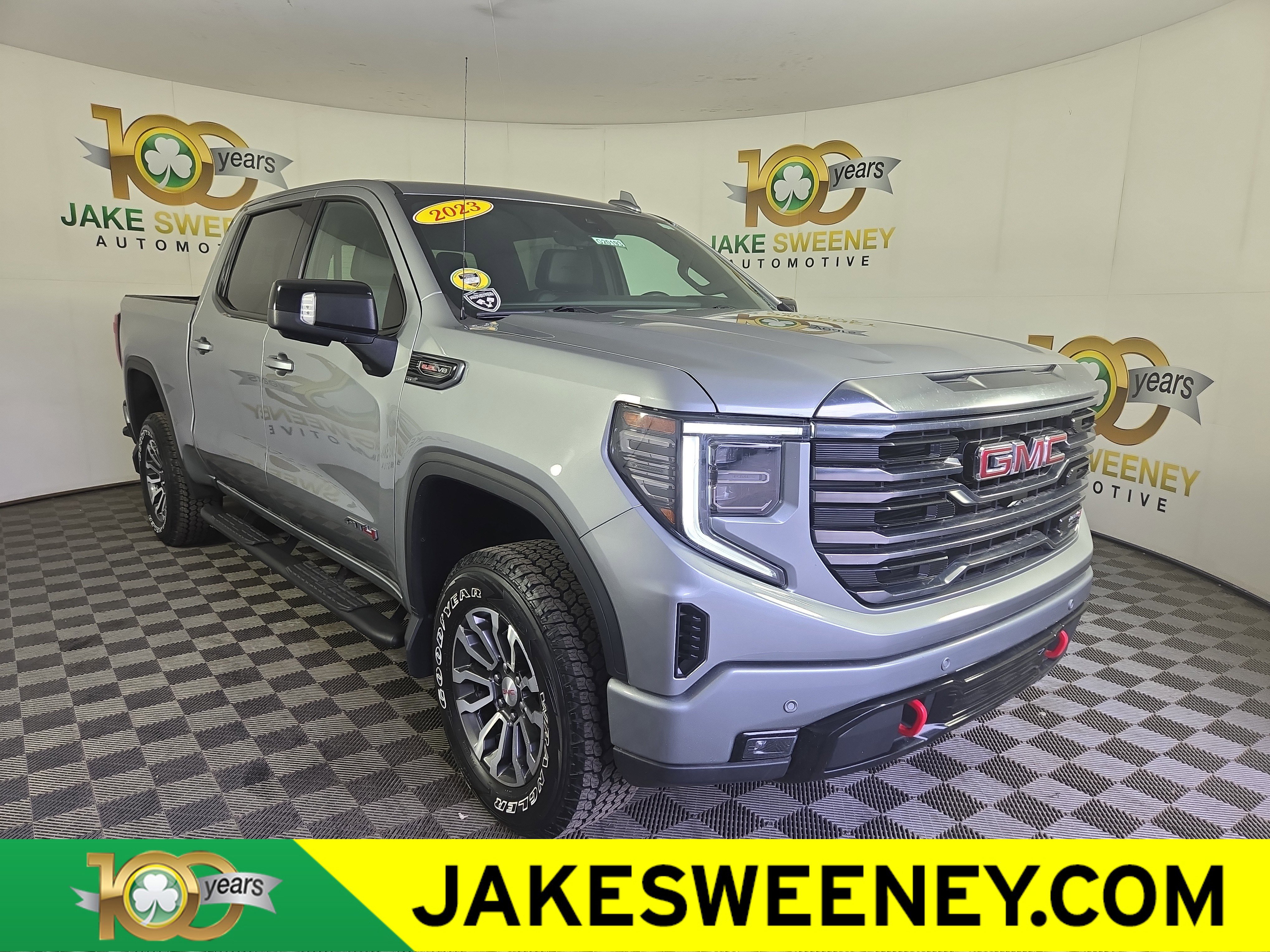 Certified 2023 GMC Sierra 1500 AT4 w/ Technology Package AWD/4WD image 1