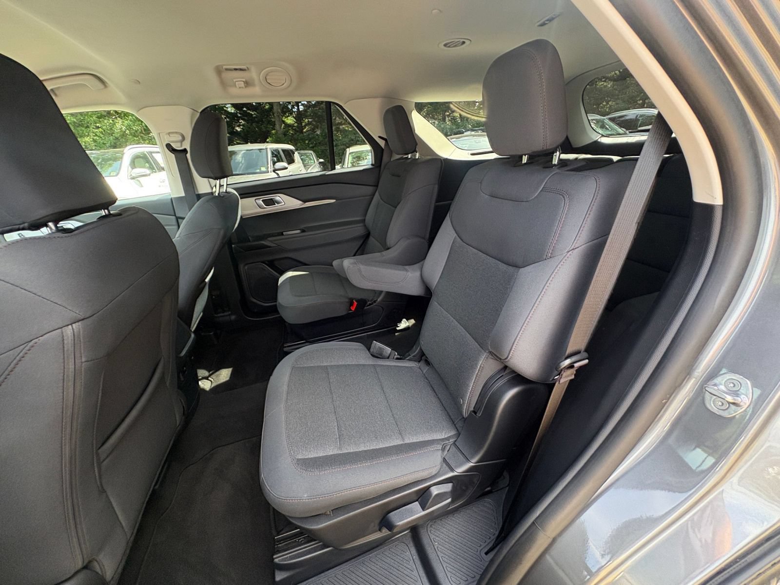 Used 2026 Ford Explorer Active AWD/4WD image 22