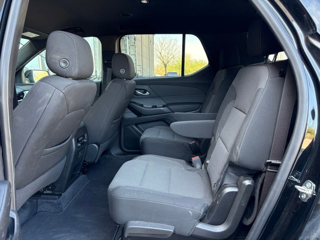 Used 2022 Chevrolet Traverse LT FWD image 38
