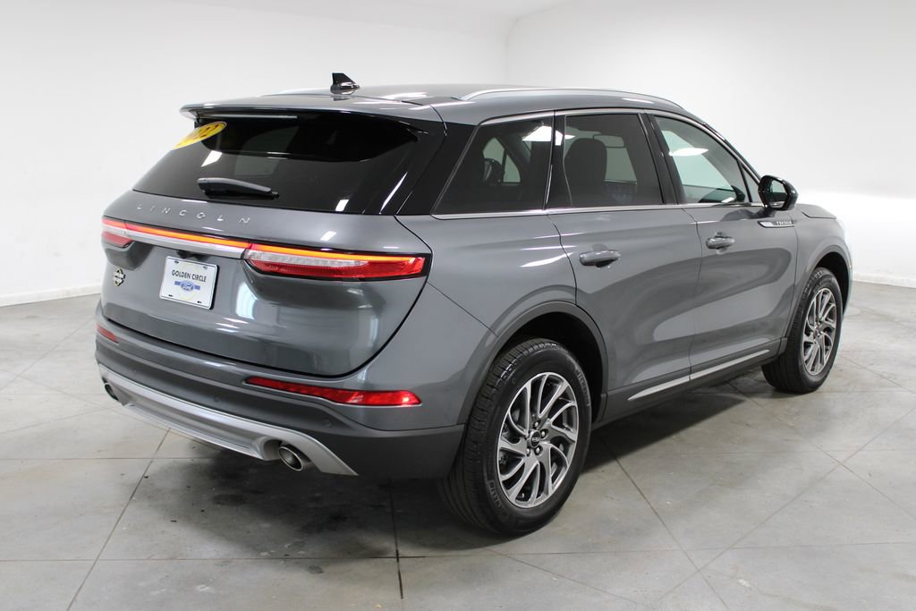 Used 2022 Lincoln Corsair Standard w/ Equipment Group 101A image 9