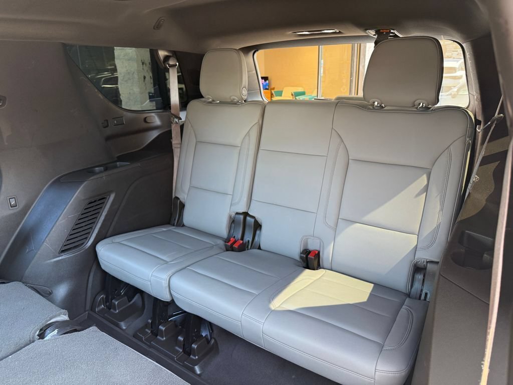 Used 2021 Chevrolet Tahoe Z71 w/ Luxury Package AWD/4WD image 29