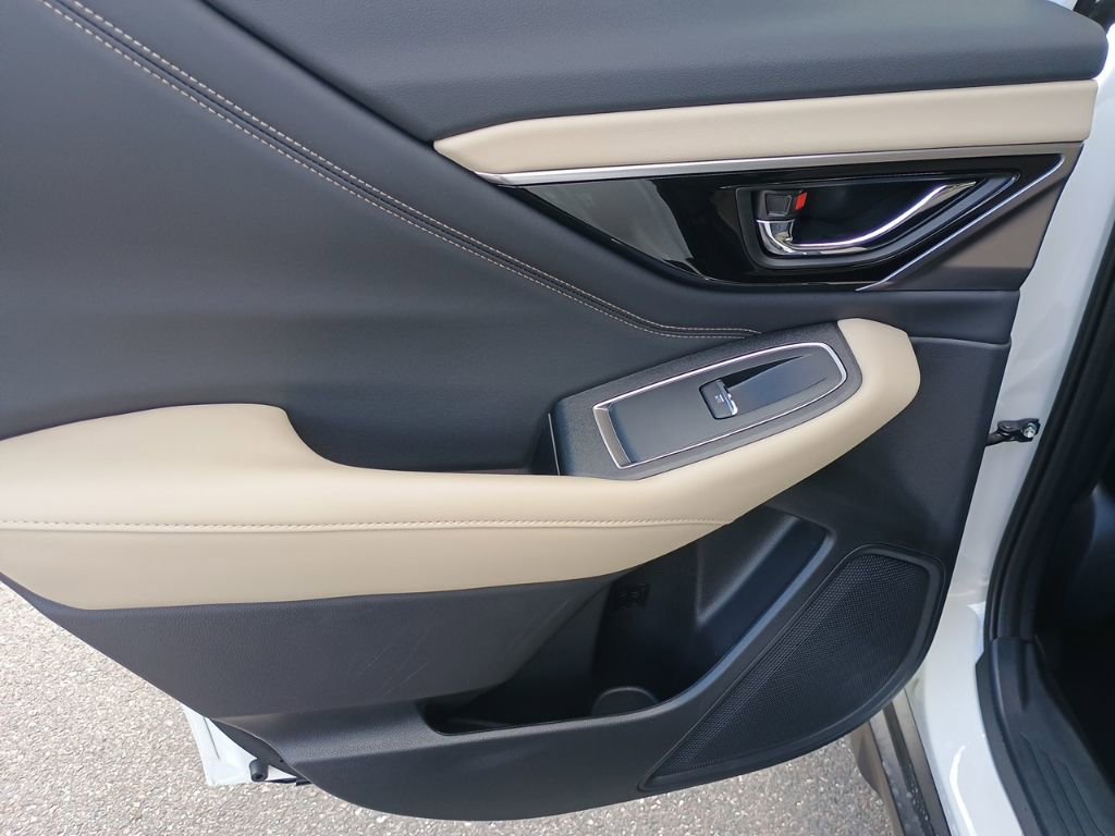 Certified 2025 Subaru Outback Limited AWD/4WD image 15