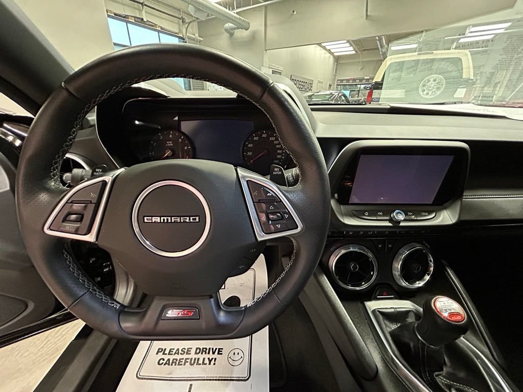 Used 2016 Chevrolet Camaro SS RWD image 9