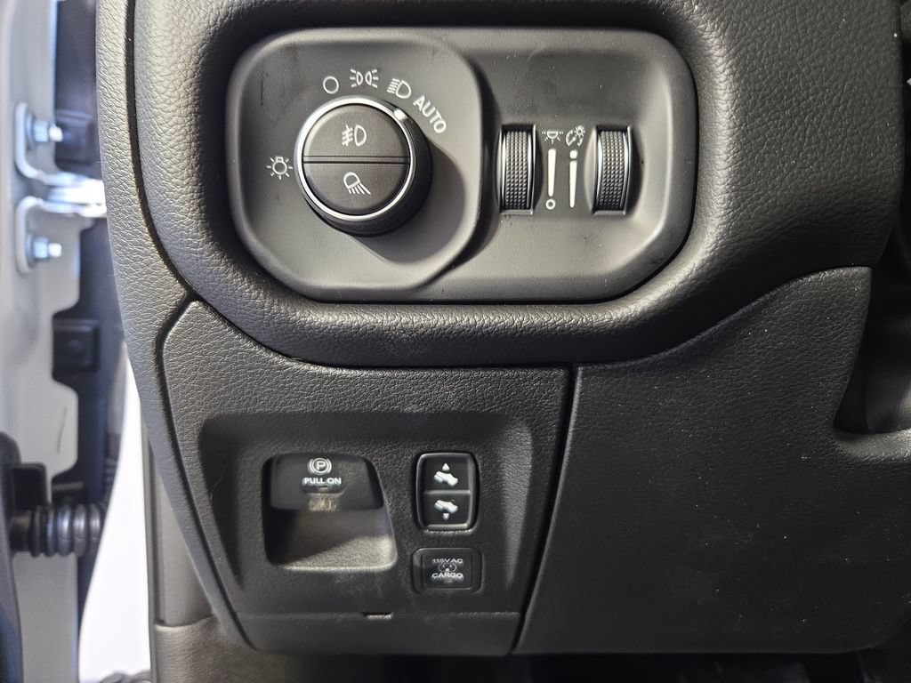 New 2026 RAM 1500 Laramie AWD/4WD image 25