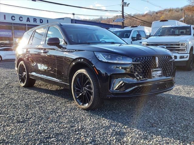 New 2025 Lincoln Aviator Reserve w/ Jet Appearance Package image 1