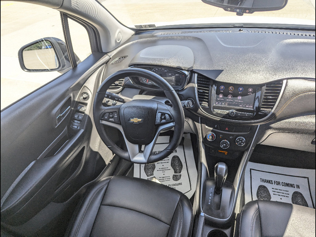 Used 2021 Chevrolet Trax LT w/ Redline Edition AWD/4WD image 23