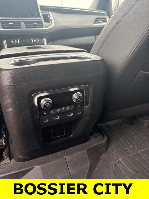 Used 2022 GMC Yukon SLT w/ SLT Luxury Package image 10
