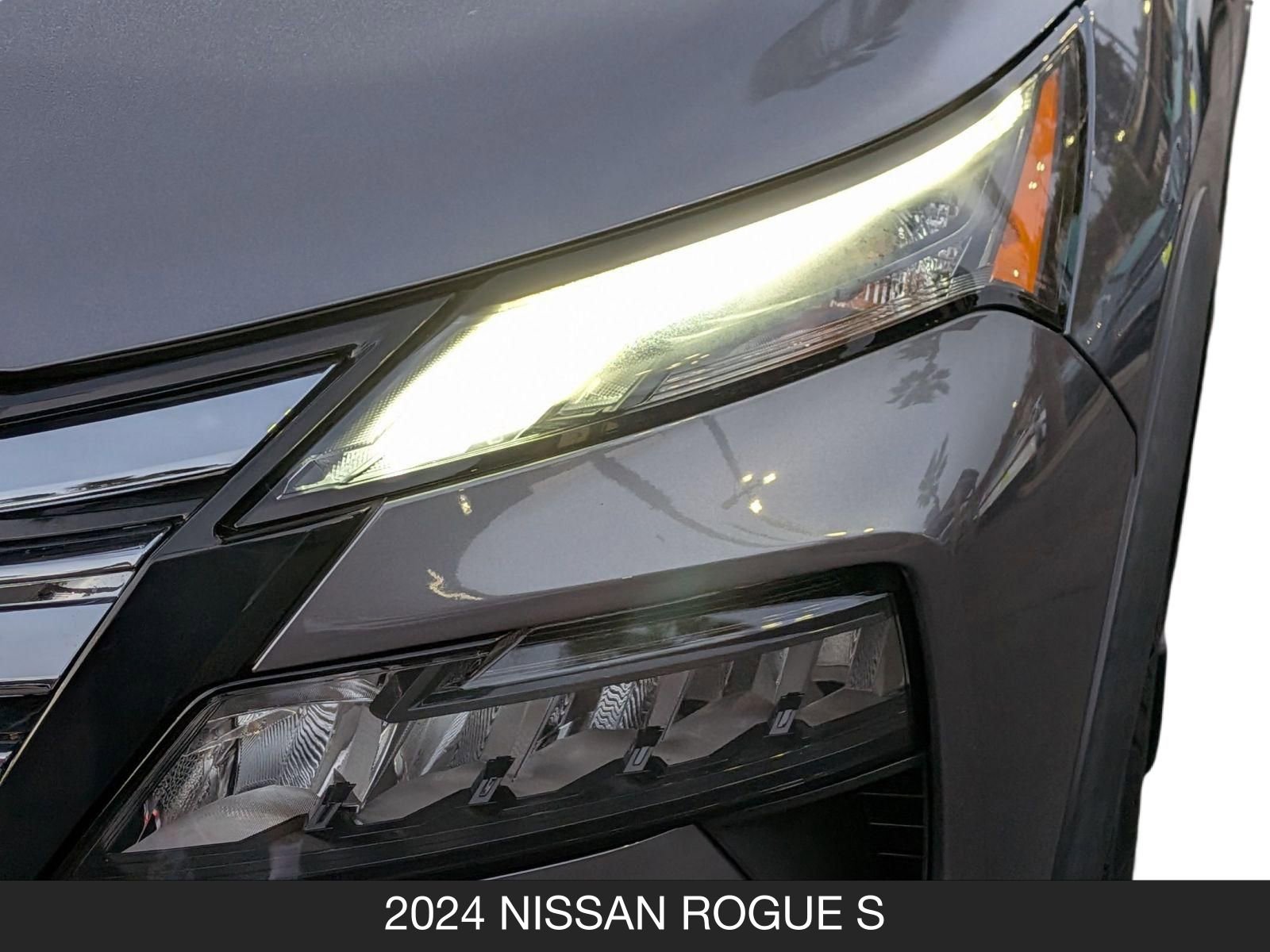 Used 2024 Nissan Rogue S image 10
