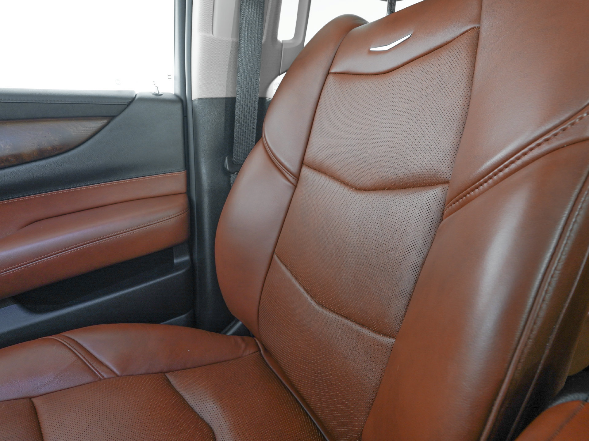 Used 2020 Cadillac Escalade Premium Luxury AWD/4WD image 31