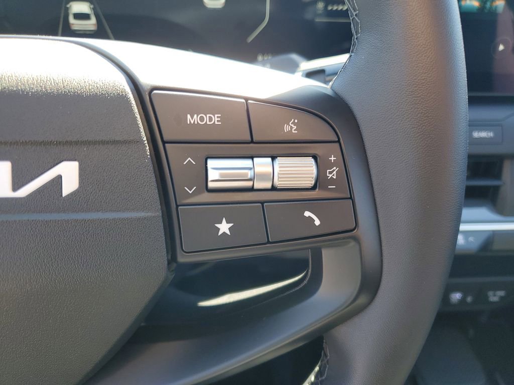 Used 2025 Kia K4 EX image 12