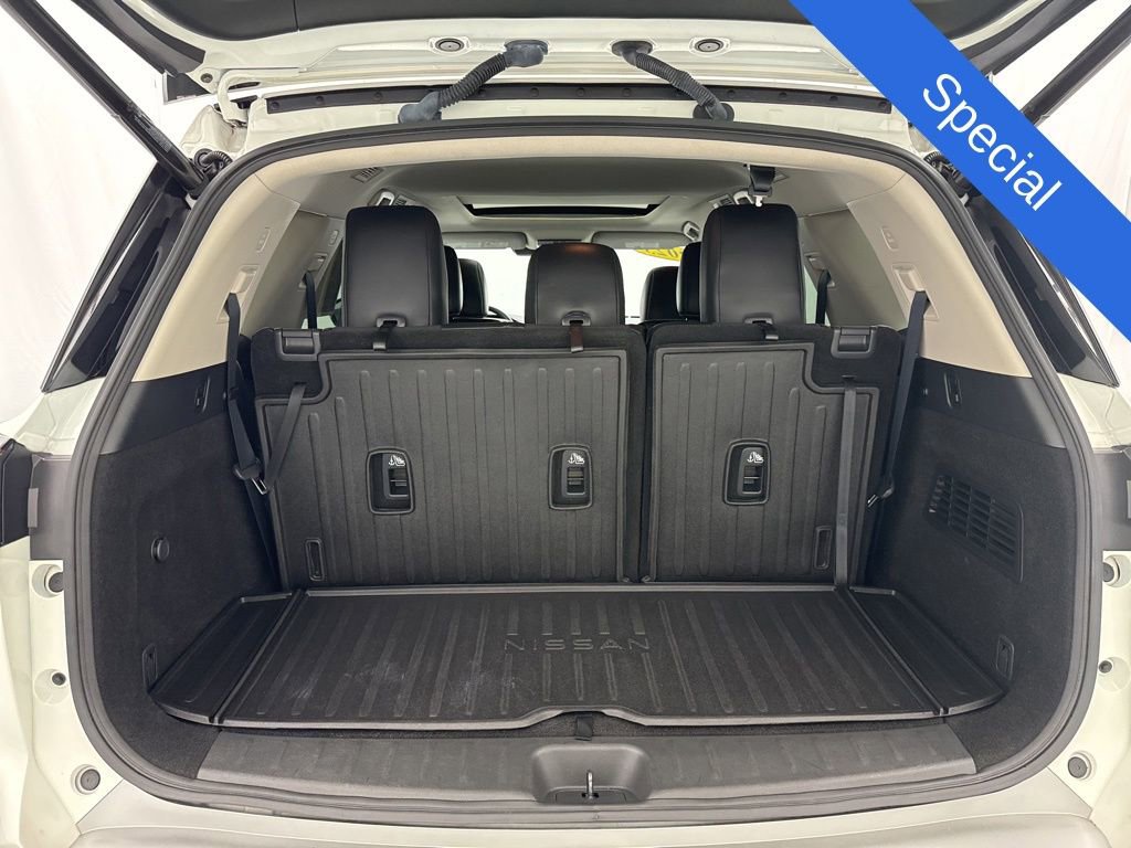 Used 2023 Nissan Pathfinder Platinum AWD/4WD image 10