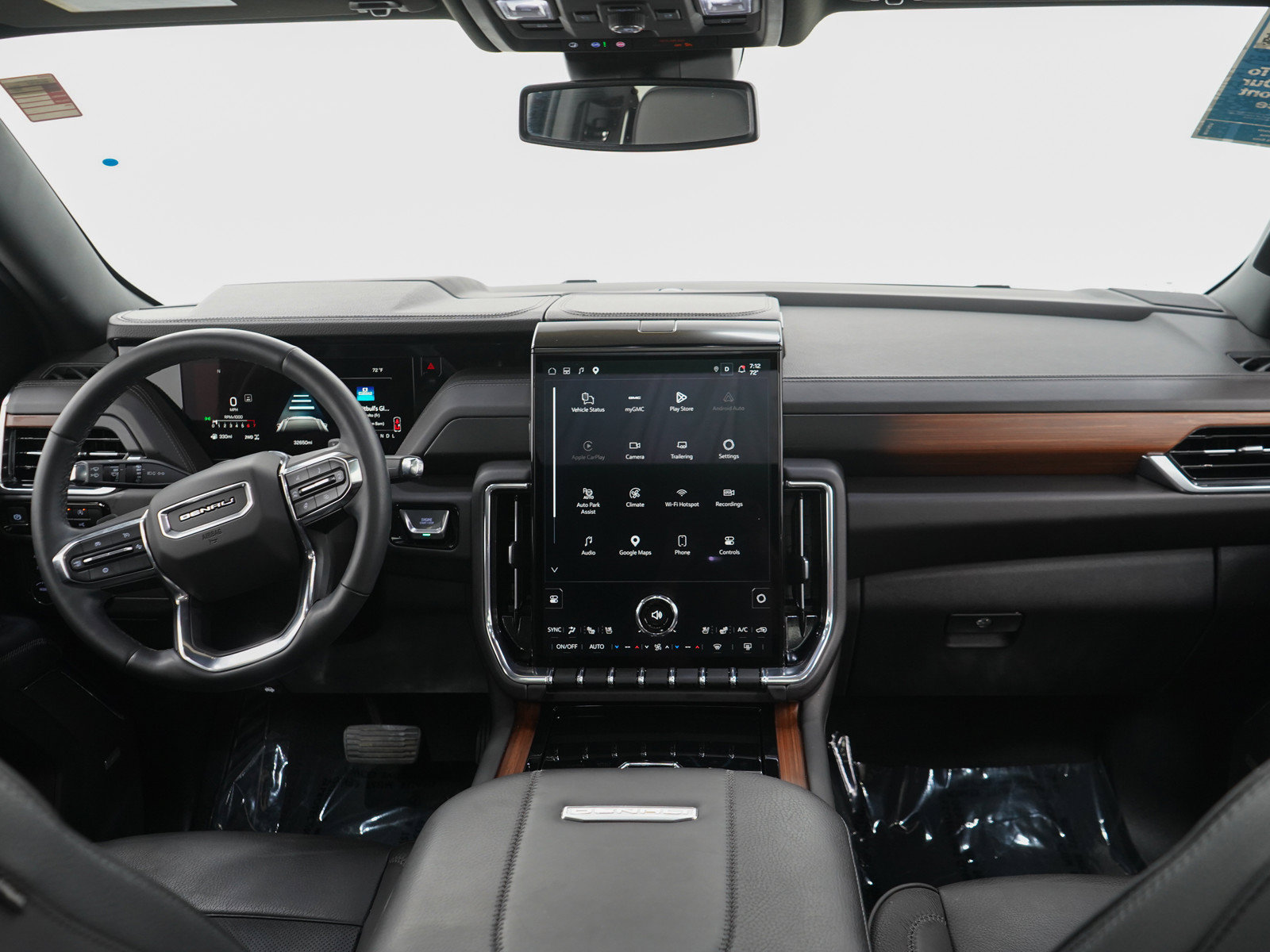 Used 2025 GMC Yukon XL Denali w/ Sun & Power Step Package AWD/4WD image 14