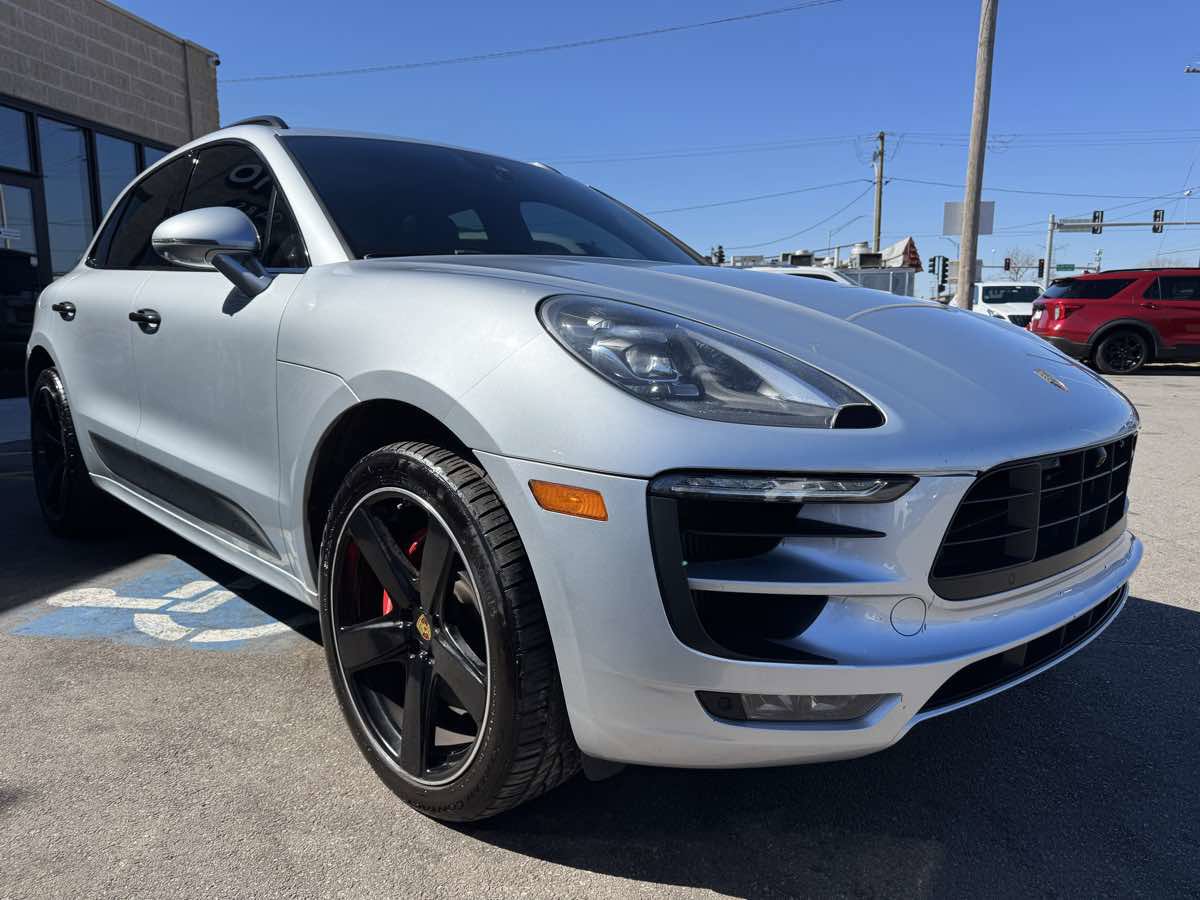 Used 2017 Porsche Macan GTS AWD/4WD image 3