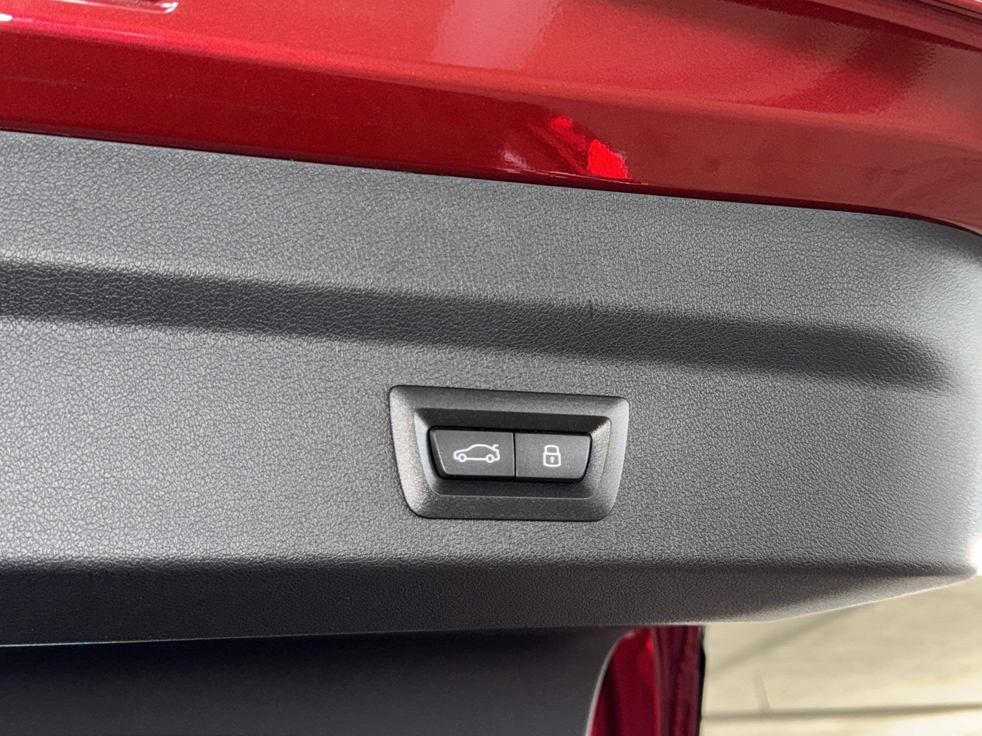 Used 2025 BMW X2 xDrive28i image 14