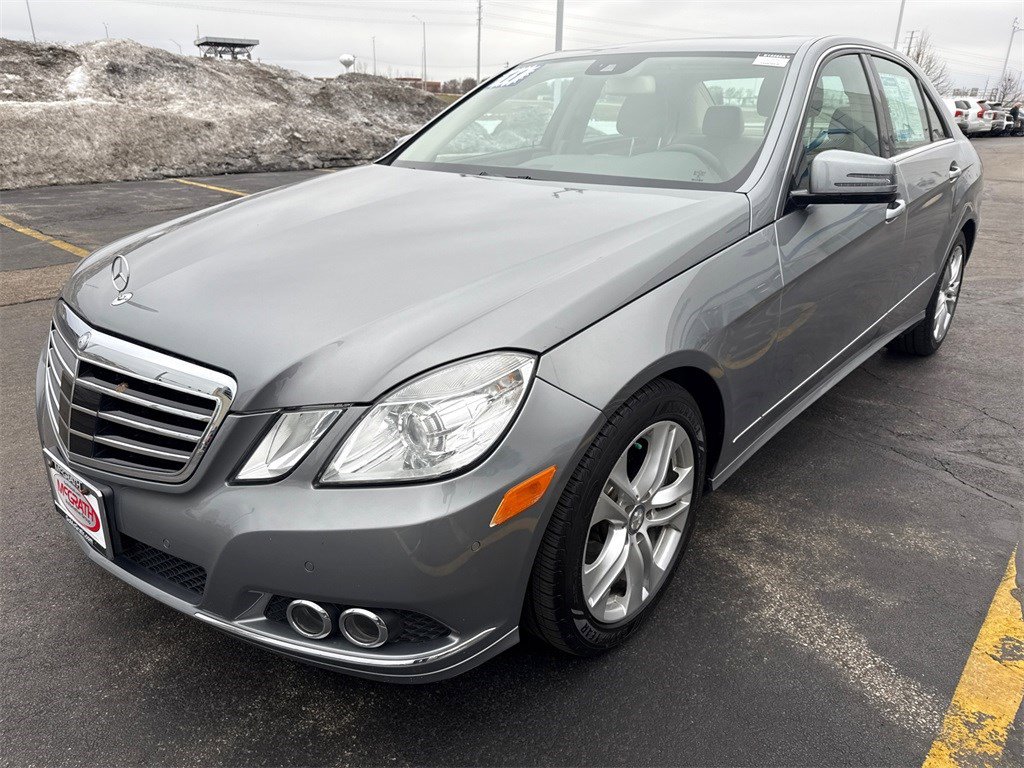 Used 2011 Mercedes-Benz E 550 4MATIC Sedan image 9