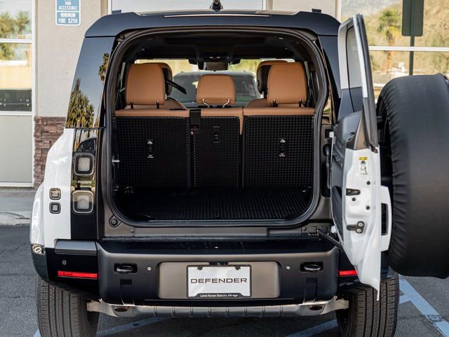 New 2026 Land Rover Defender 110 X-Dynamic SE image 23