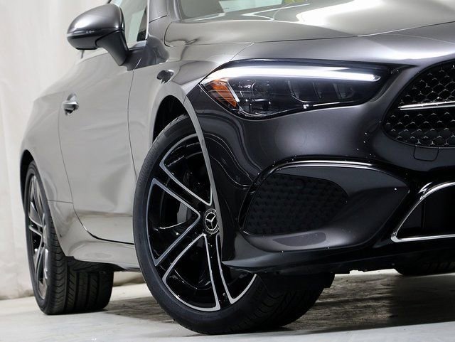 Certified 2026 Mercedes-Benz CLE 300 4MATIC Coupe image 4