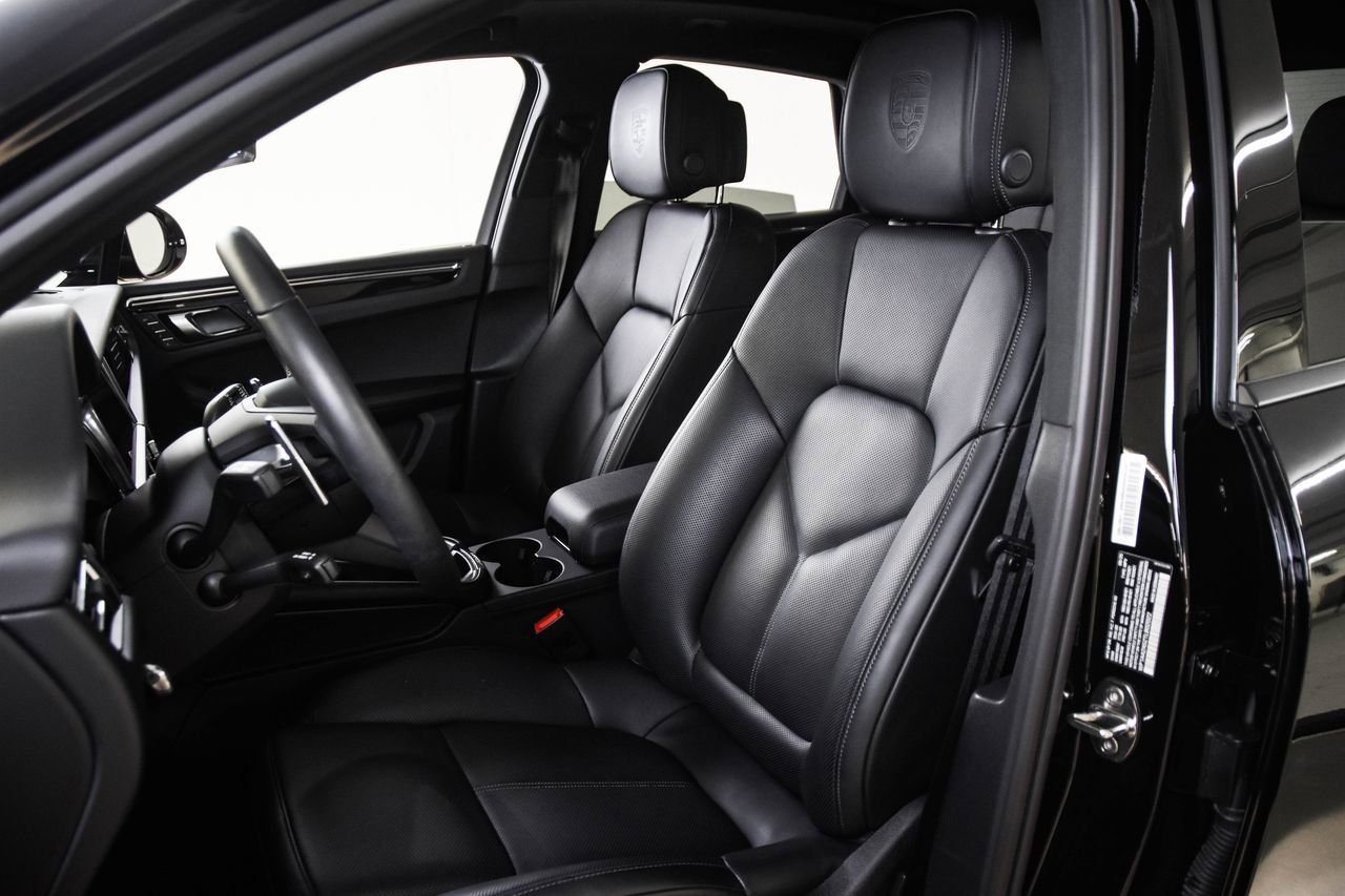 Certified 2026 Porsche Macan image 4