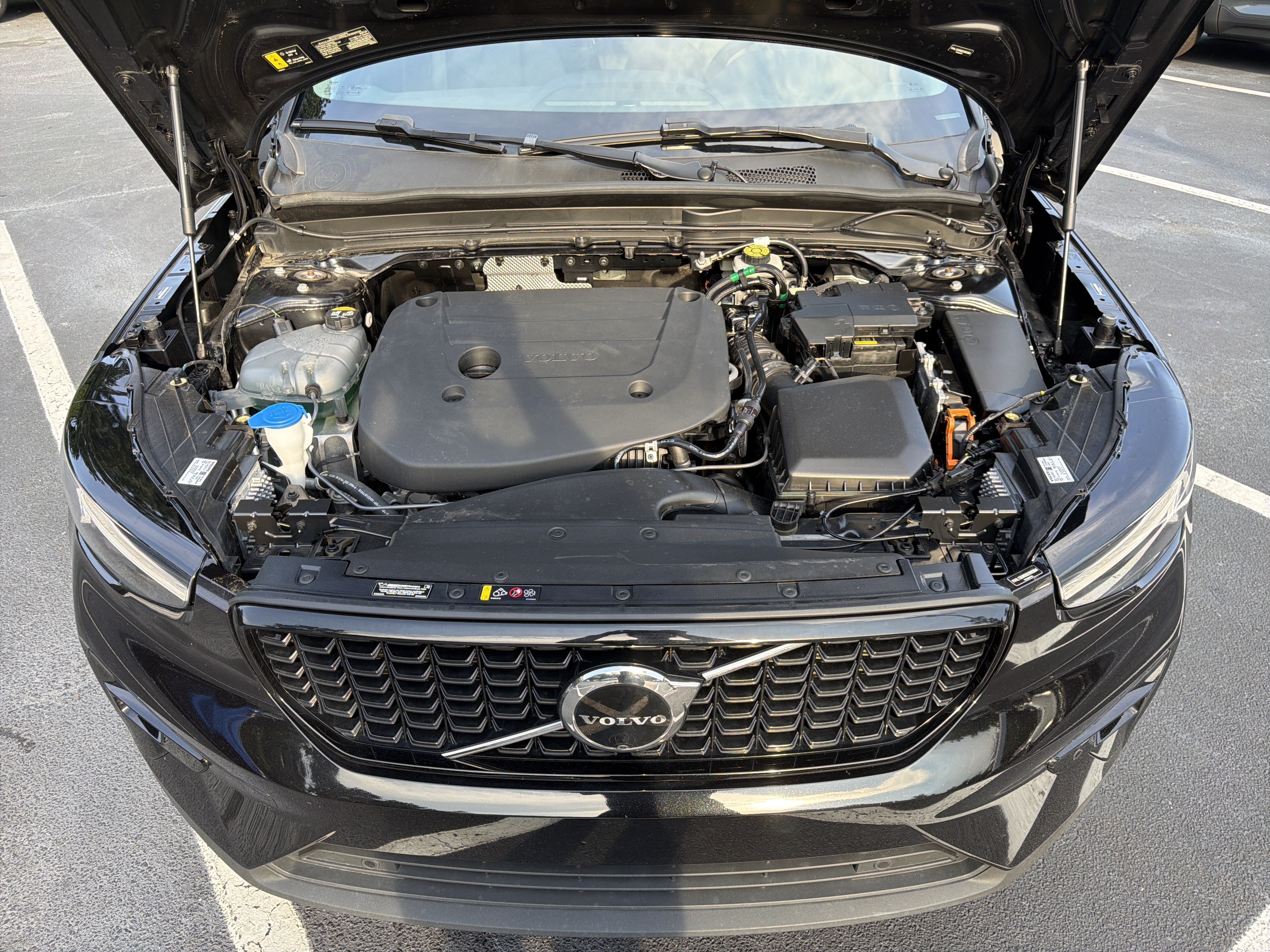 Used 2025 Volvo XC40 B5 Ultra AWD/4WD image 36