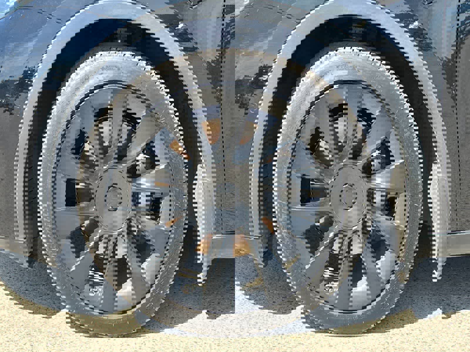 Used 2021 Tesla Model Y Long Range image 25