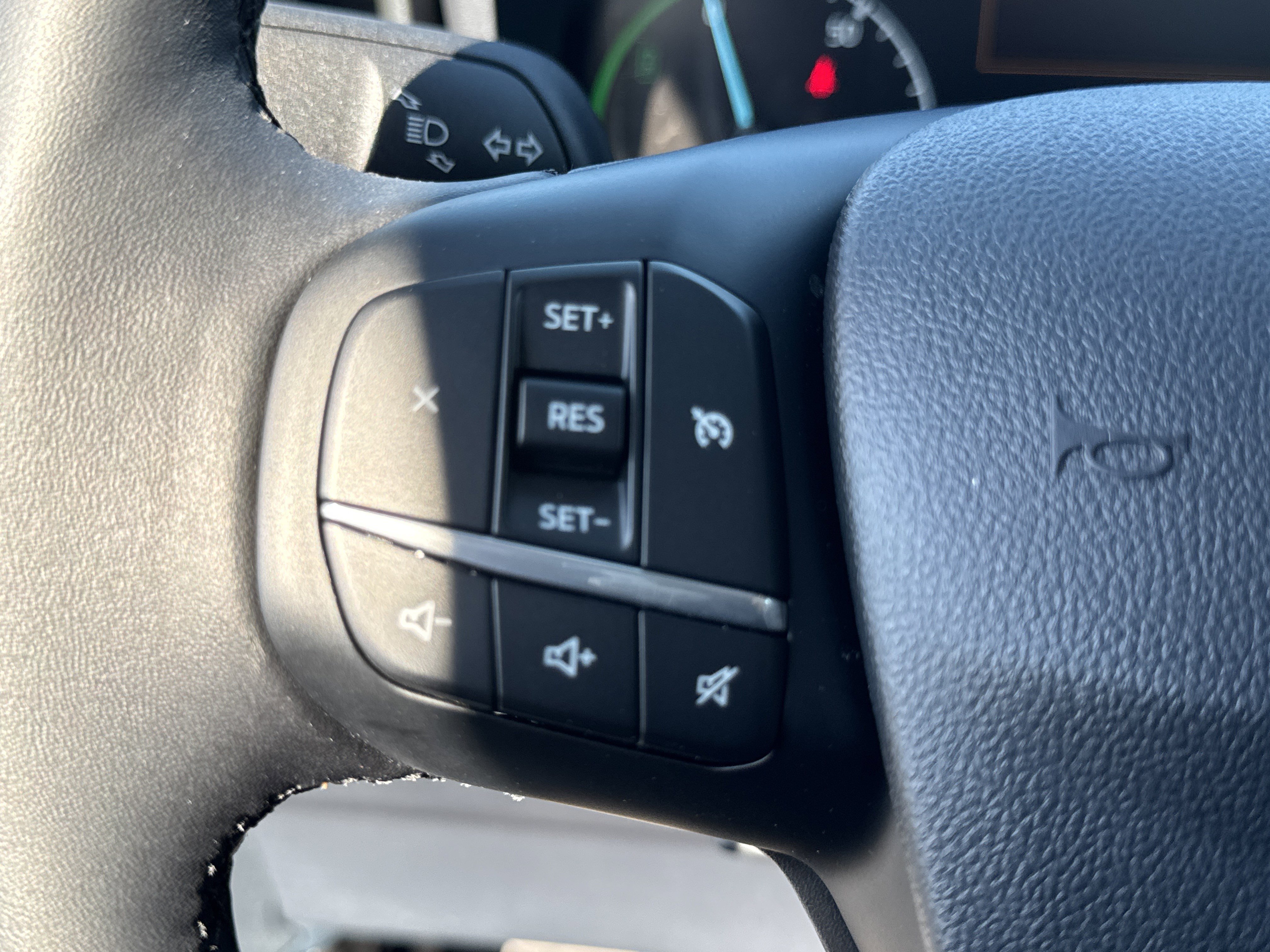 Certified 2024 Ford Maverick XLT w/ XLT Luxury Package FWD image 31