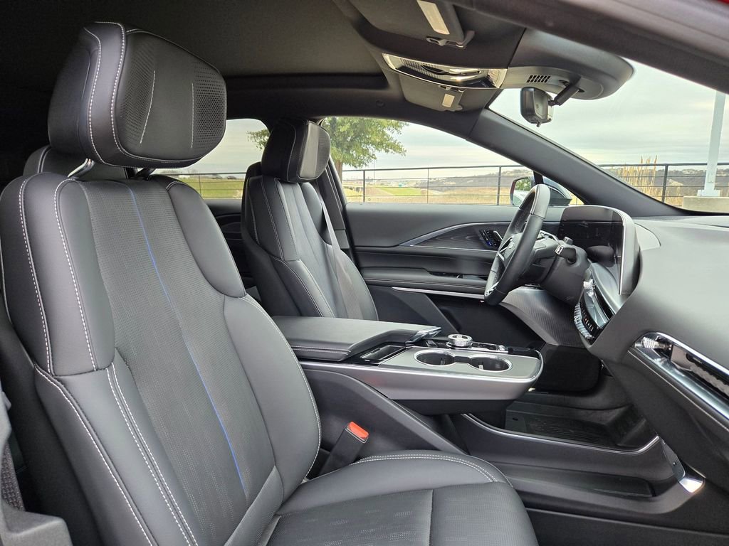 Certified 2024 Cadillac Lyriq Luxury w/ LPO, Floor Liner Package image 29