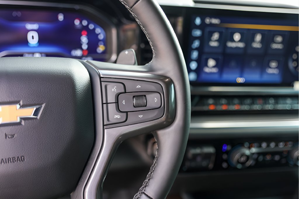 Certified 2025 Chevrolet Silverado 1500 High Country w/ High Country Premium Package AWD/4WD image 15