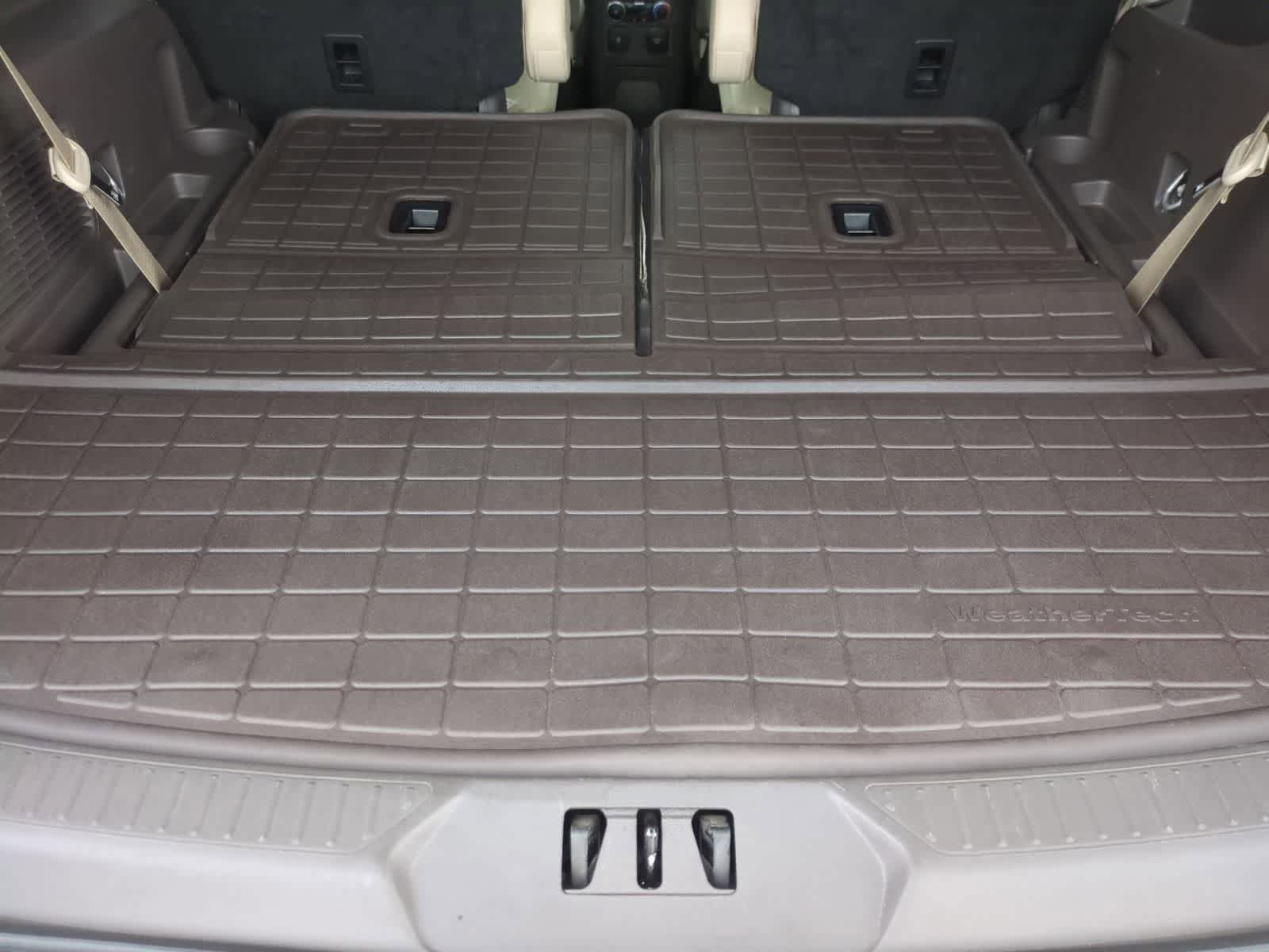 Used 2023 Ford Explorer Platinum w/ Technology Package AWD/4WD image 36