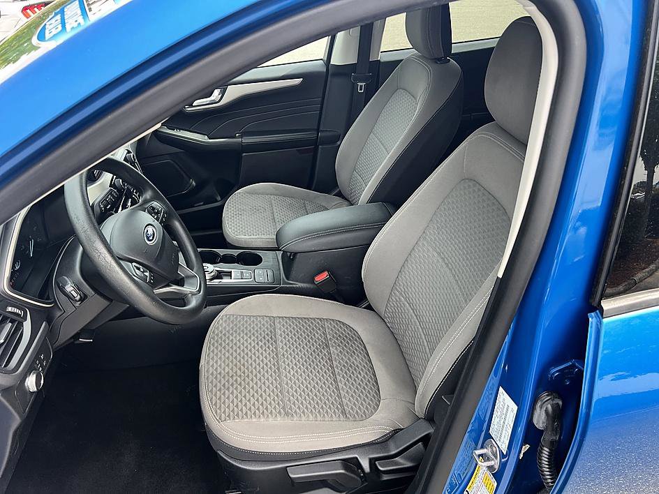 Used 2021 Ford Escape SE image 13