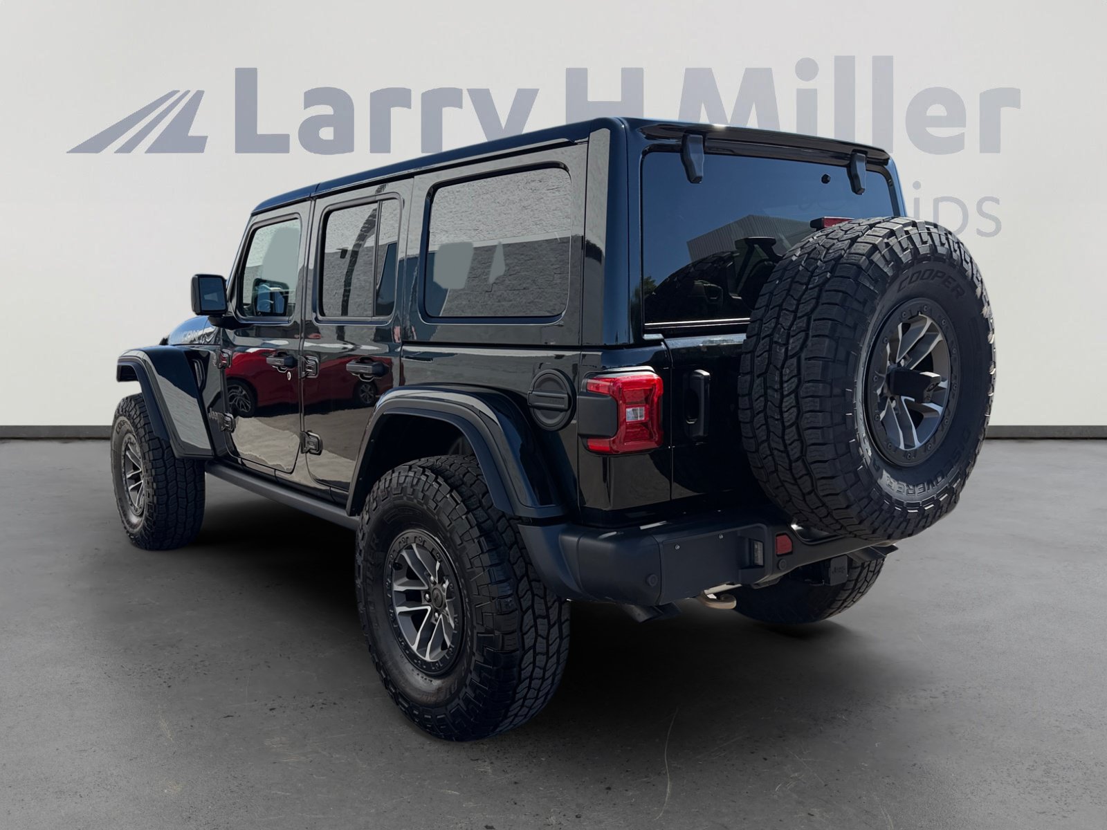 Used 2024 Jeep Wrangler Unlimited Rubicon 392 AWD/4WD image 3