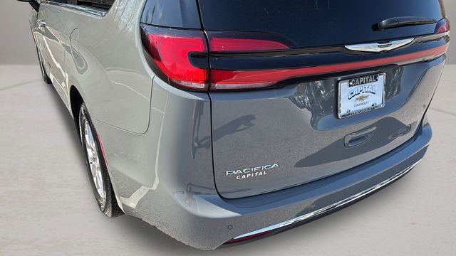 Used 2025 Chrysler Pacifica Select image 36
