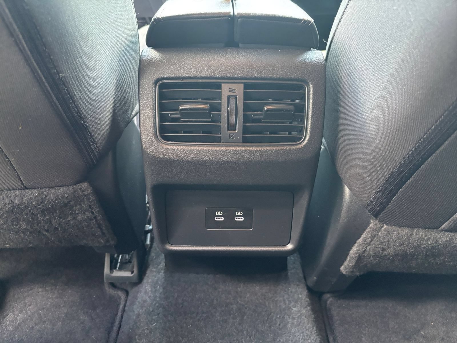 Used 2025 Nissan Rogue SV FWD image 24
