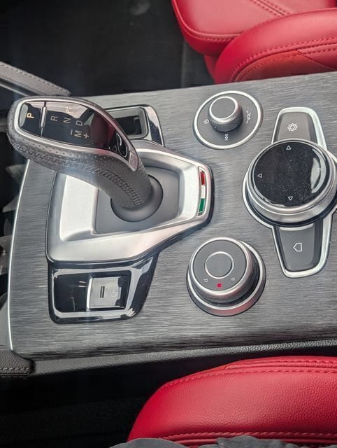 Used 2023 Alfa Romeo Stelvio Sprint RWD image 23