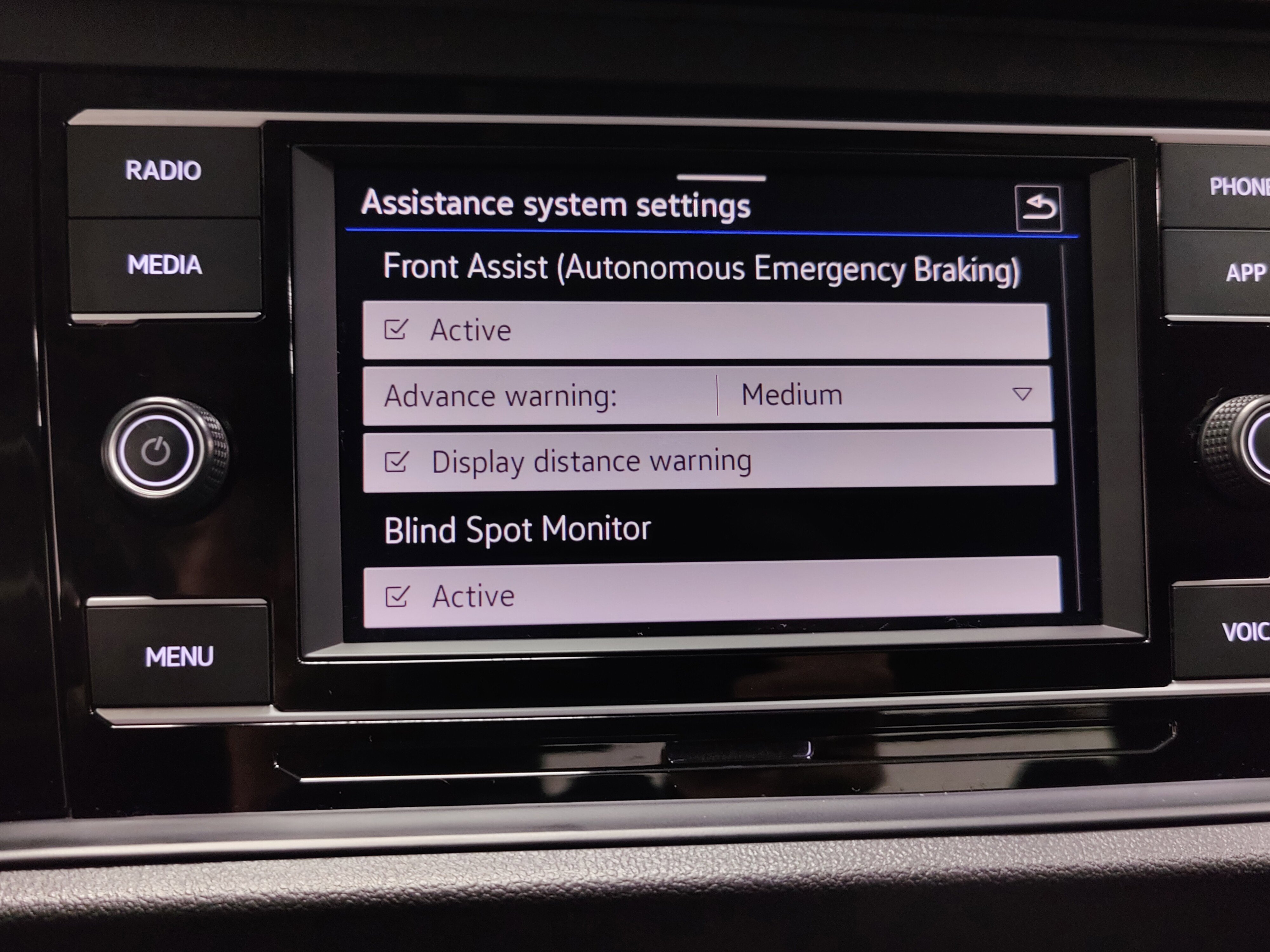 Used 2021 Volkswagen Jetta SE w/ SE Cold Weather Package image 8