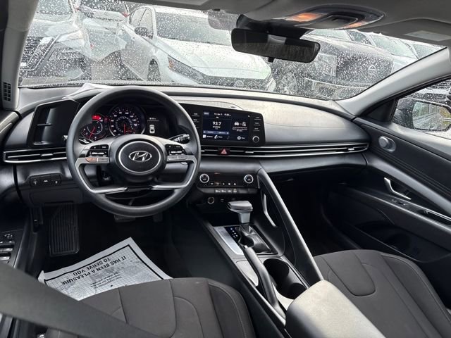 Used 2023 Hyundai Elantra SEL image 11